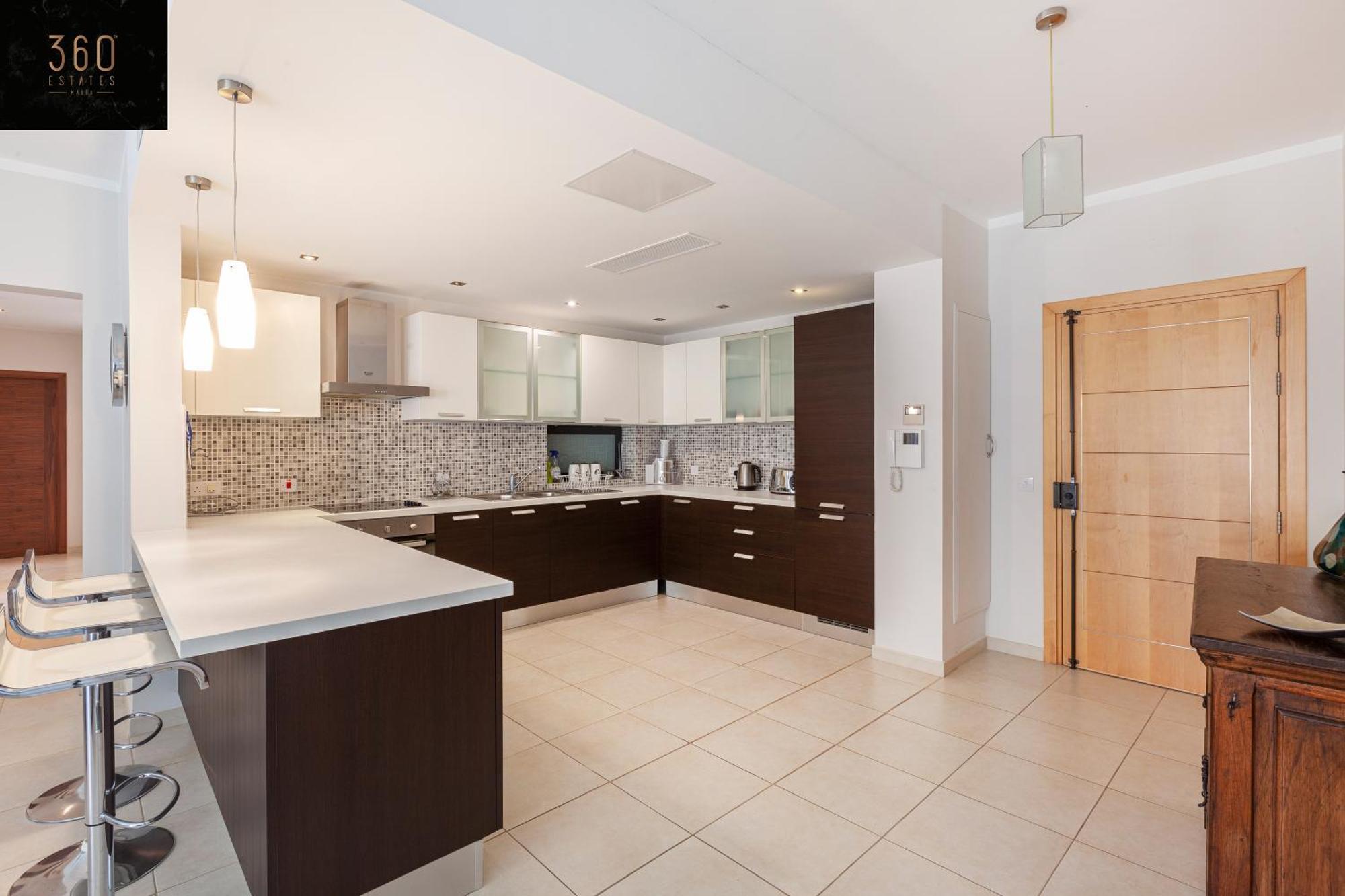 Pender Lux Complex - 3Br Unit With Private Parking By 360 Estates Apartman San Ġiljan Kültér fotó