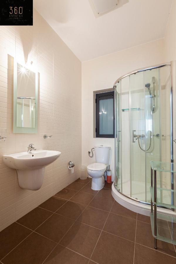Pender Lux Complex - 3Br Unit With Private Parking By 360 Estates Apartman San Ġiljan Kültér fotó
