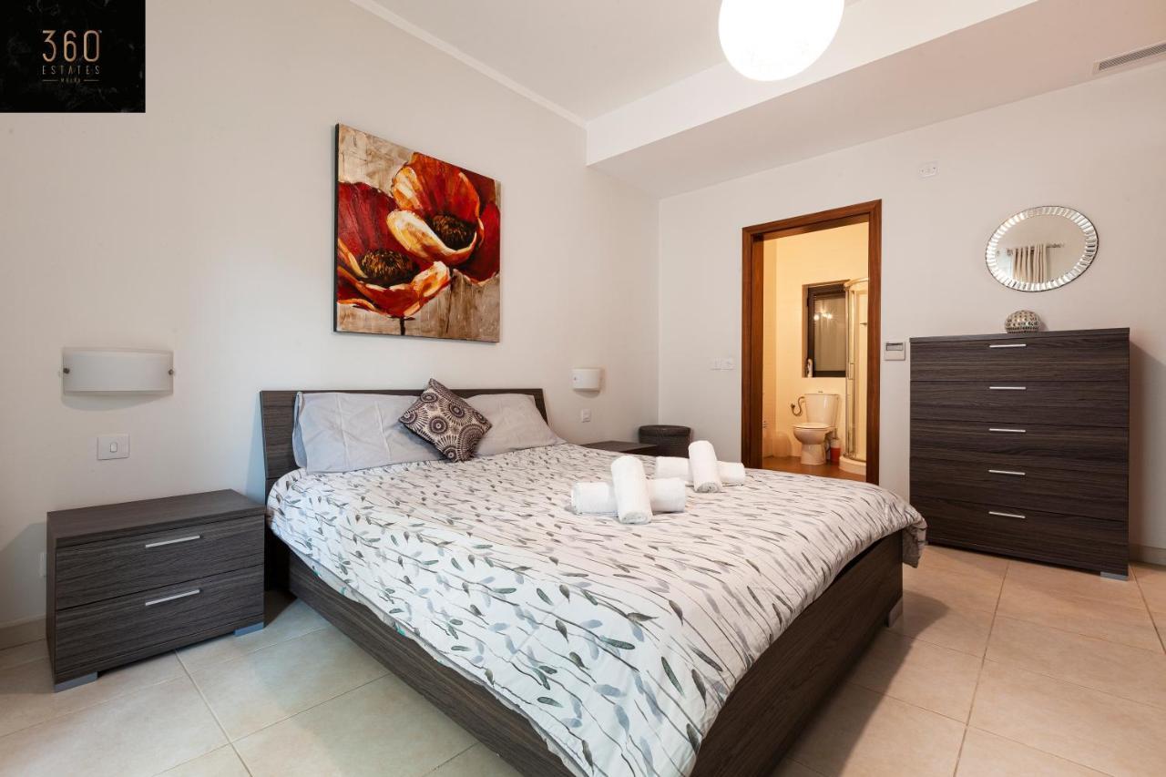Pender Lux Complex - 3Br Unit With Private Parking By 360 Estates Apartman San Ġiljan Kültér fotó