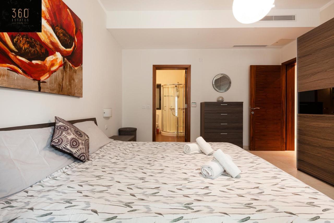 Pender Lux Complex - 3Br Unit With Private Parking By 360 Estates Apartman San Ġiljan Kültér fotó
